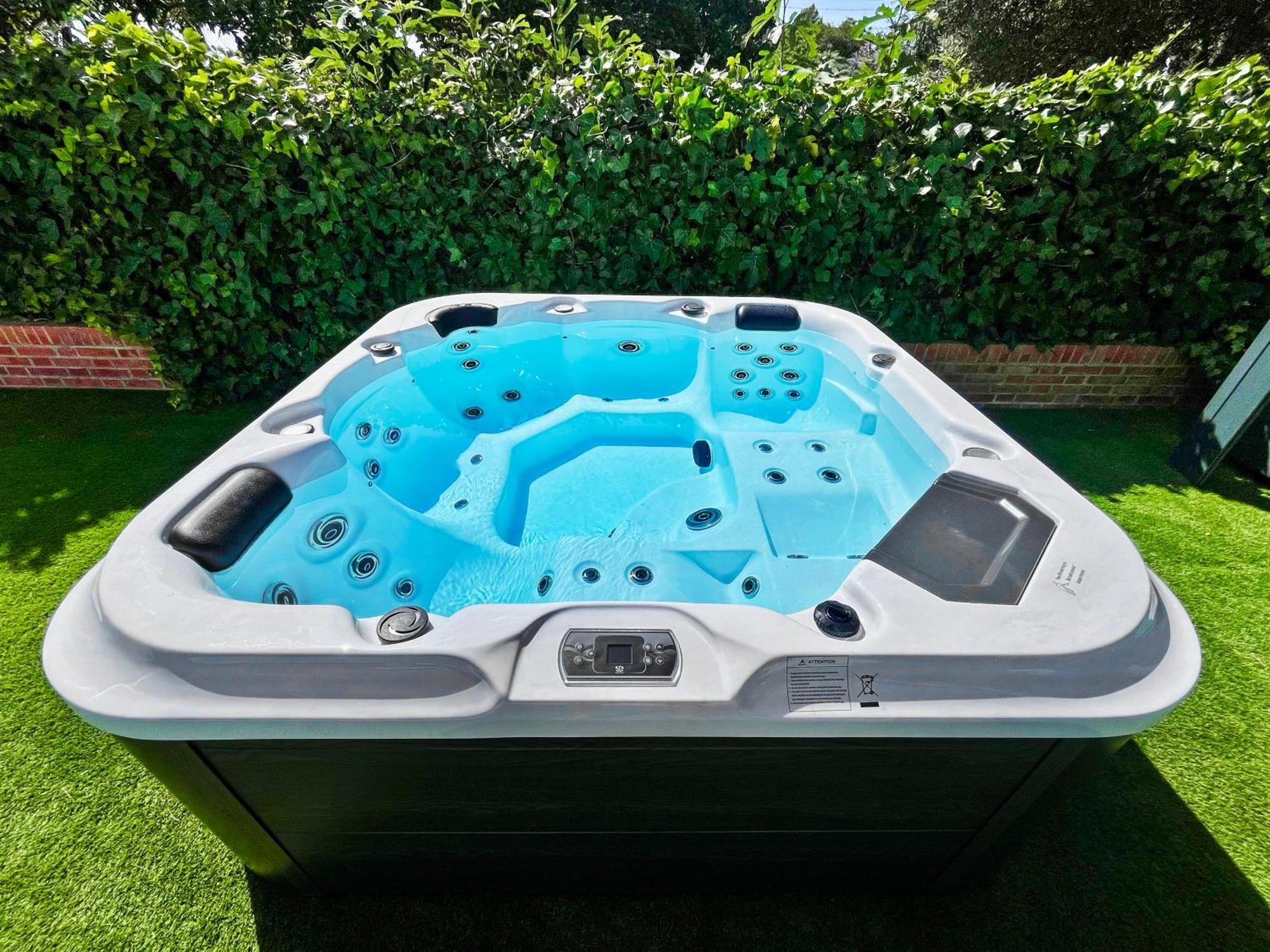 Villa San Patricio I Piscina Privada I Jacuzzi Spa I Bbq I Ps5 I Aire Acon I 3000M2 I 5Min-Centro Jerez de la Frontera Luaran gambar